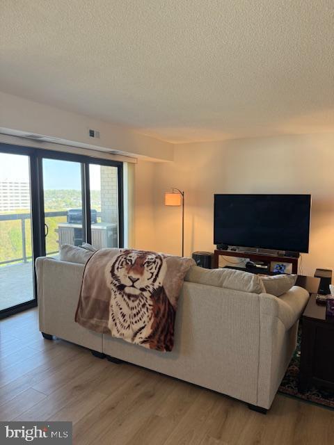 203 Yoakum Pkwy #1004 Property Photo 13