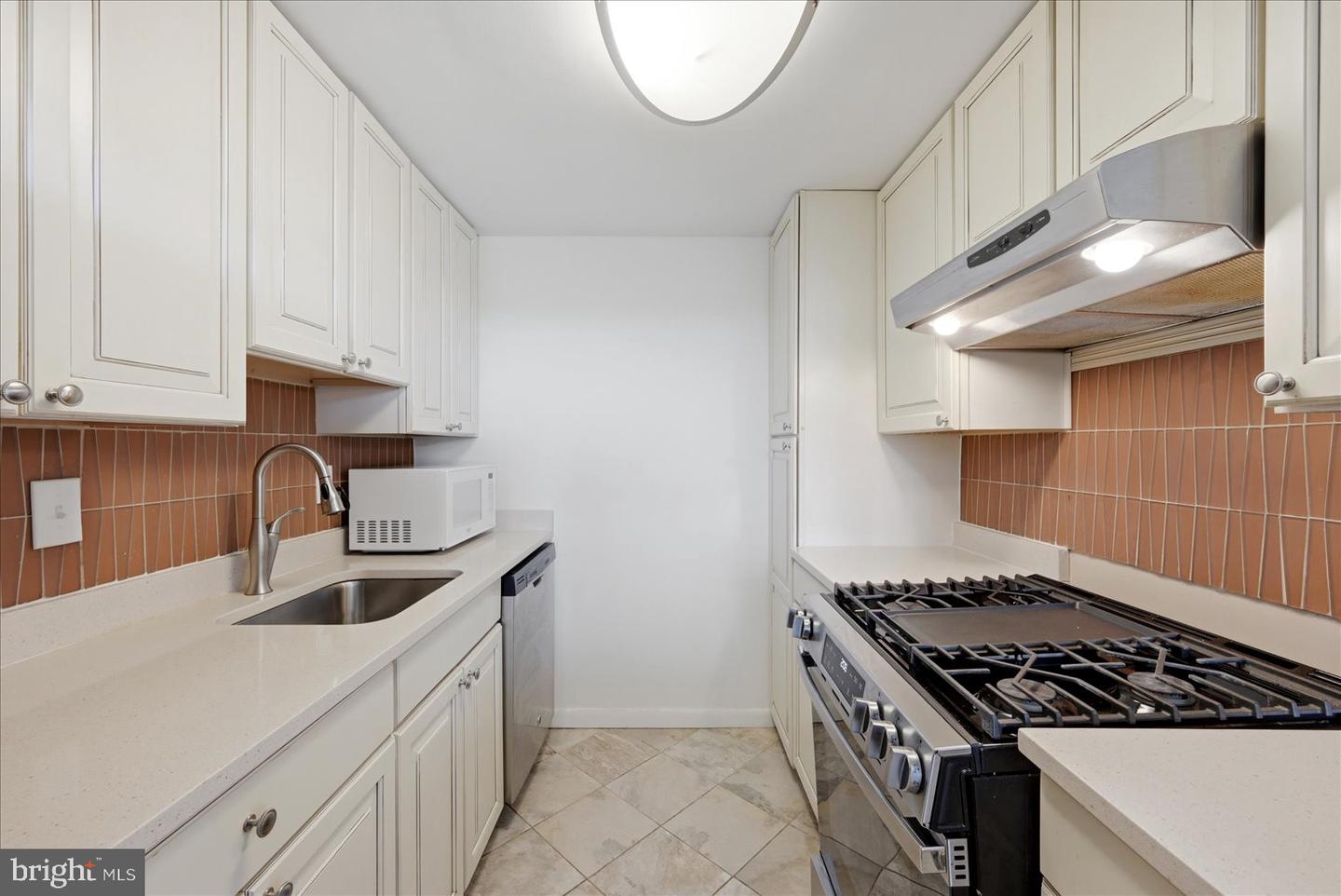 4600 Duke St #928 Property Photo 4
