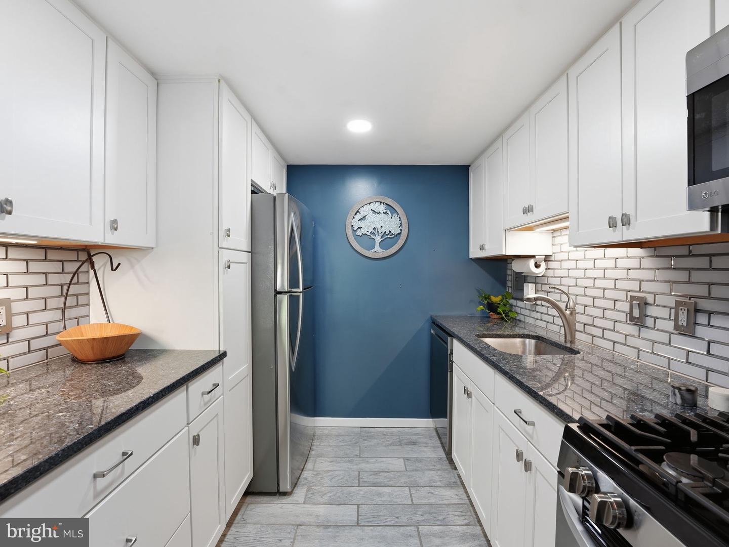 5250 Valley Forge Dr #109 Property Photo 1