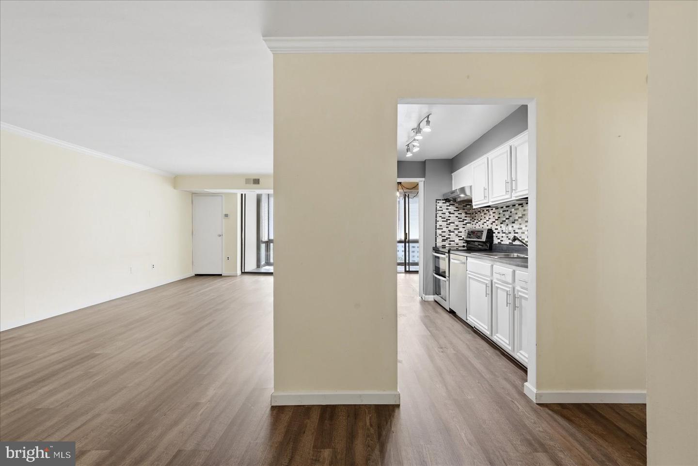 5300 Holmes Run Pkwy #1418 Property Photo 6