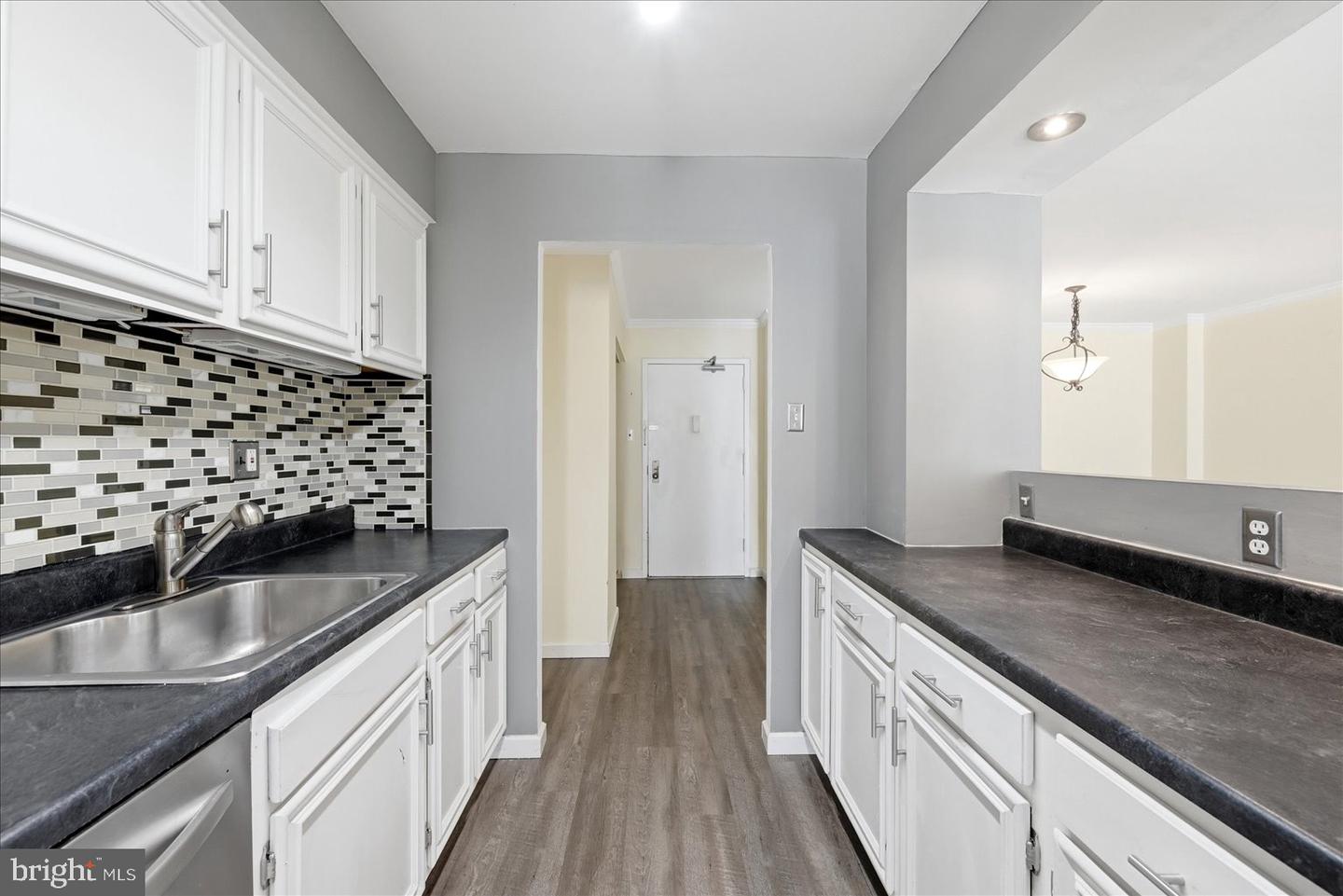 5300 Holmes Run Pkwy #1418 Property Photo 14