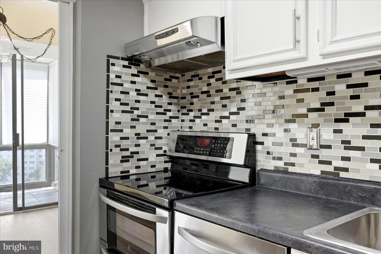 5300 Holmes Run Pkwy #1418 Property Photo 16