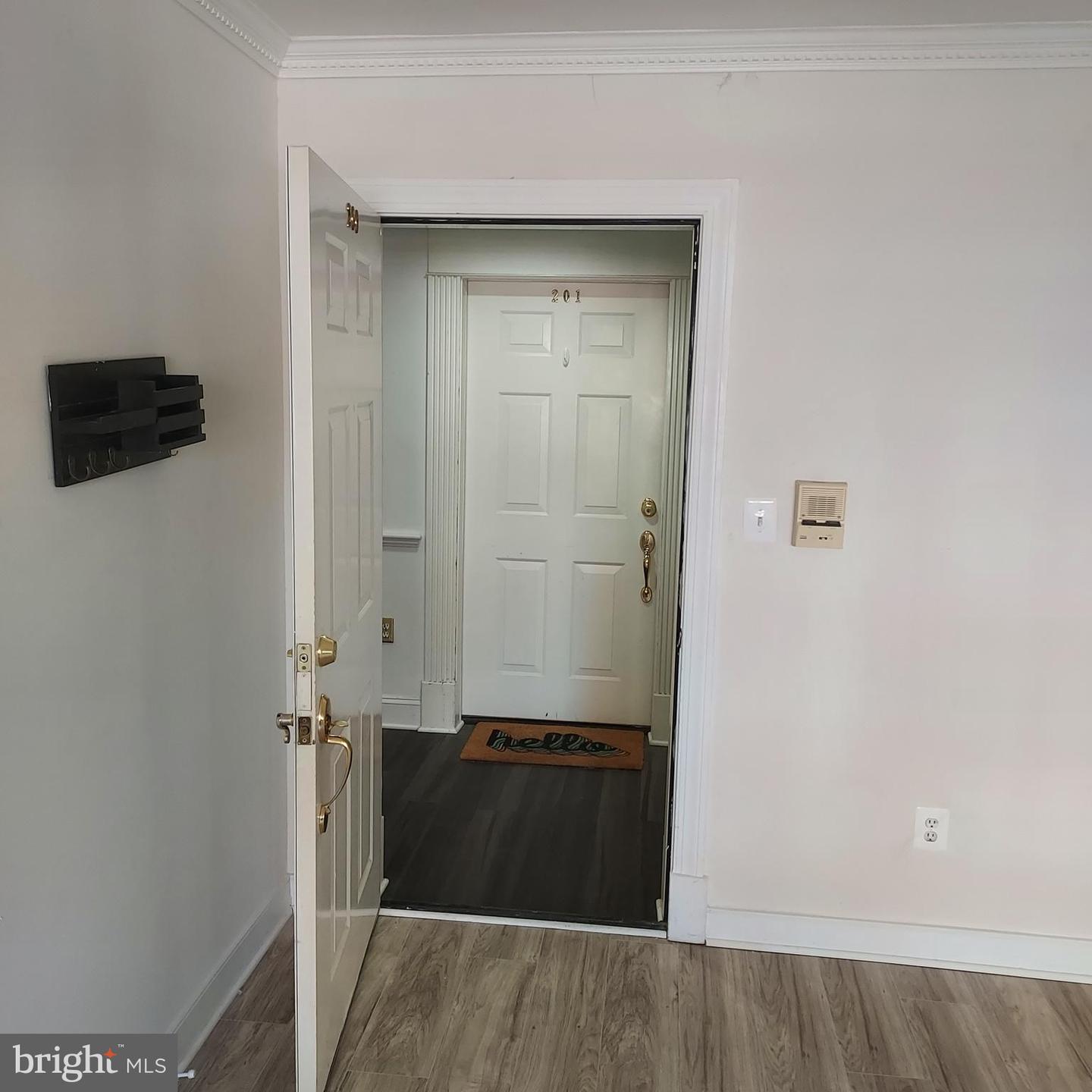 610 Madison St #200 Property Photo 3