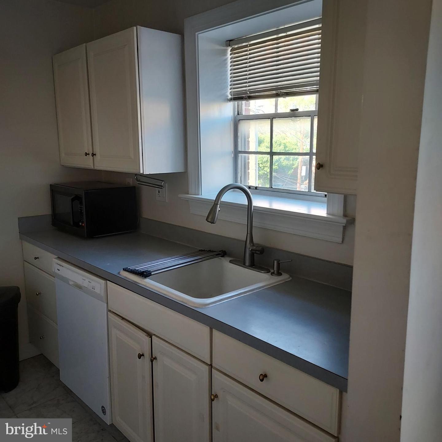 610 Madison St #200 Property Photo 6