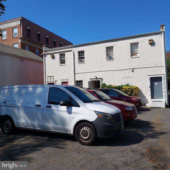 610 Madison St #200 Property Photo 13