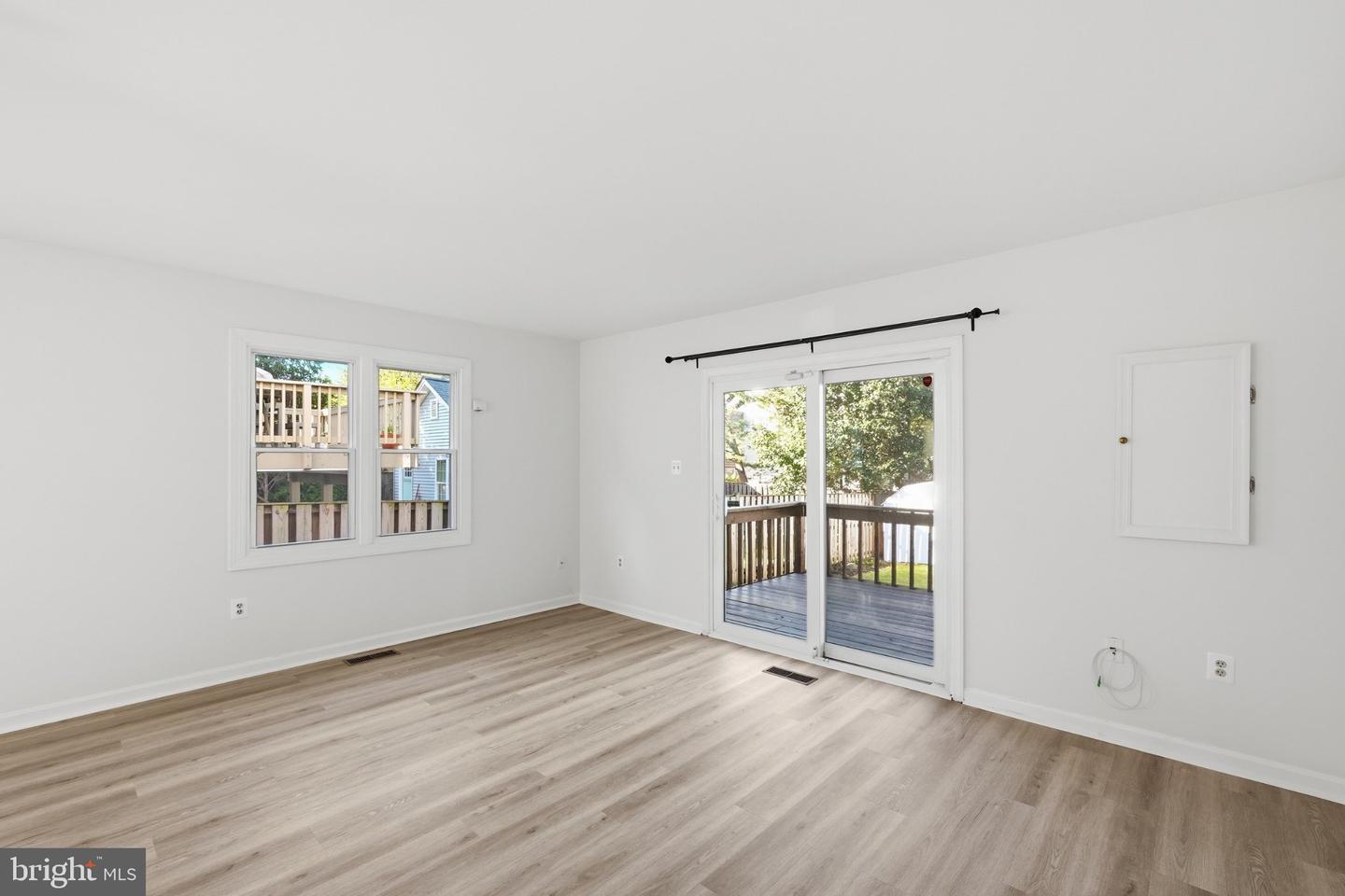 9 Leadbeater St #1/2 Property Photo 4