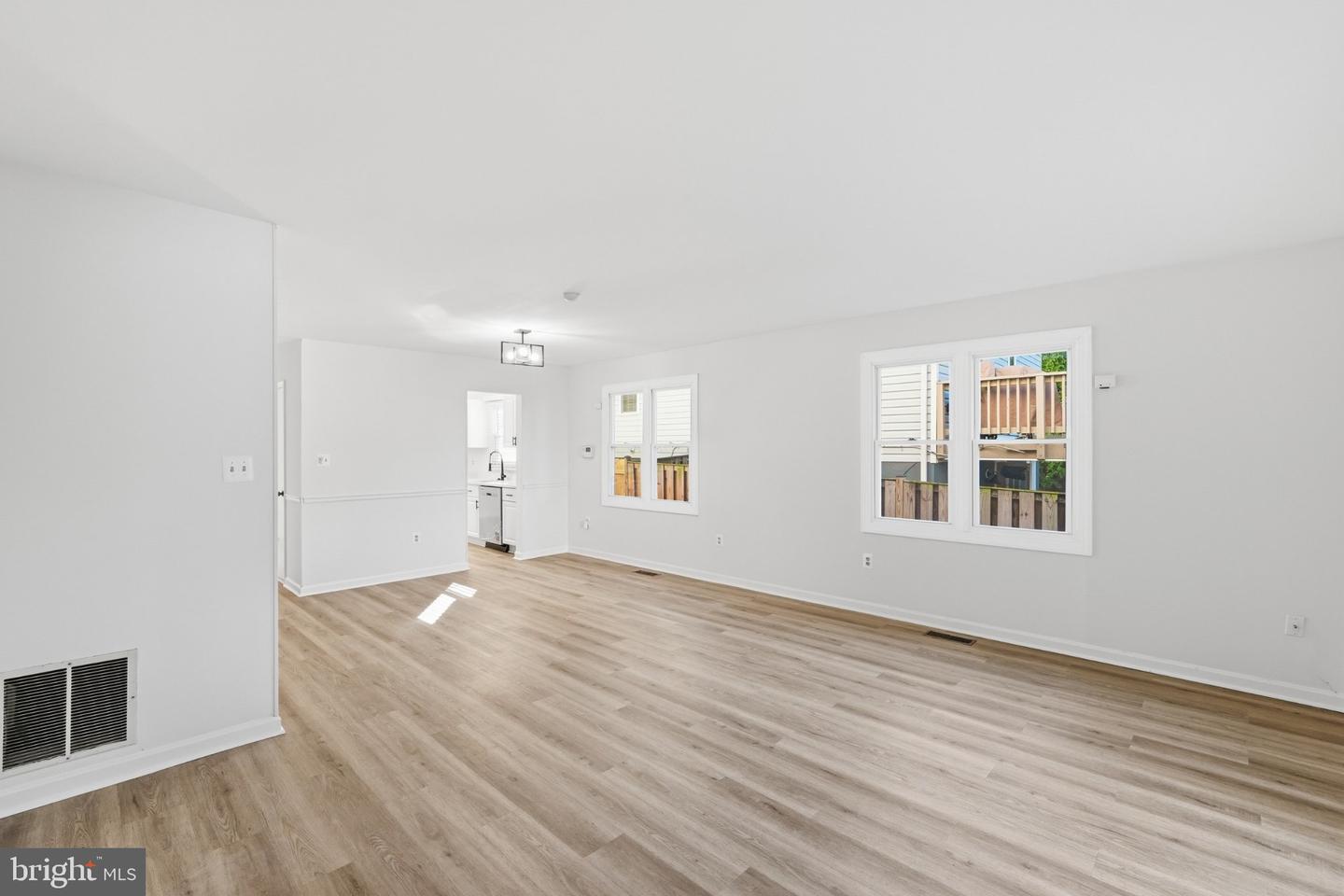 9 Leadbeater St #1/2 Property Photo 5