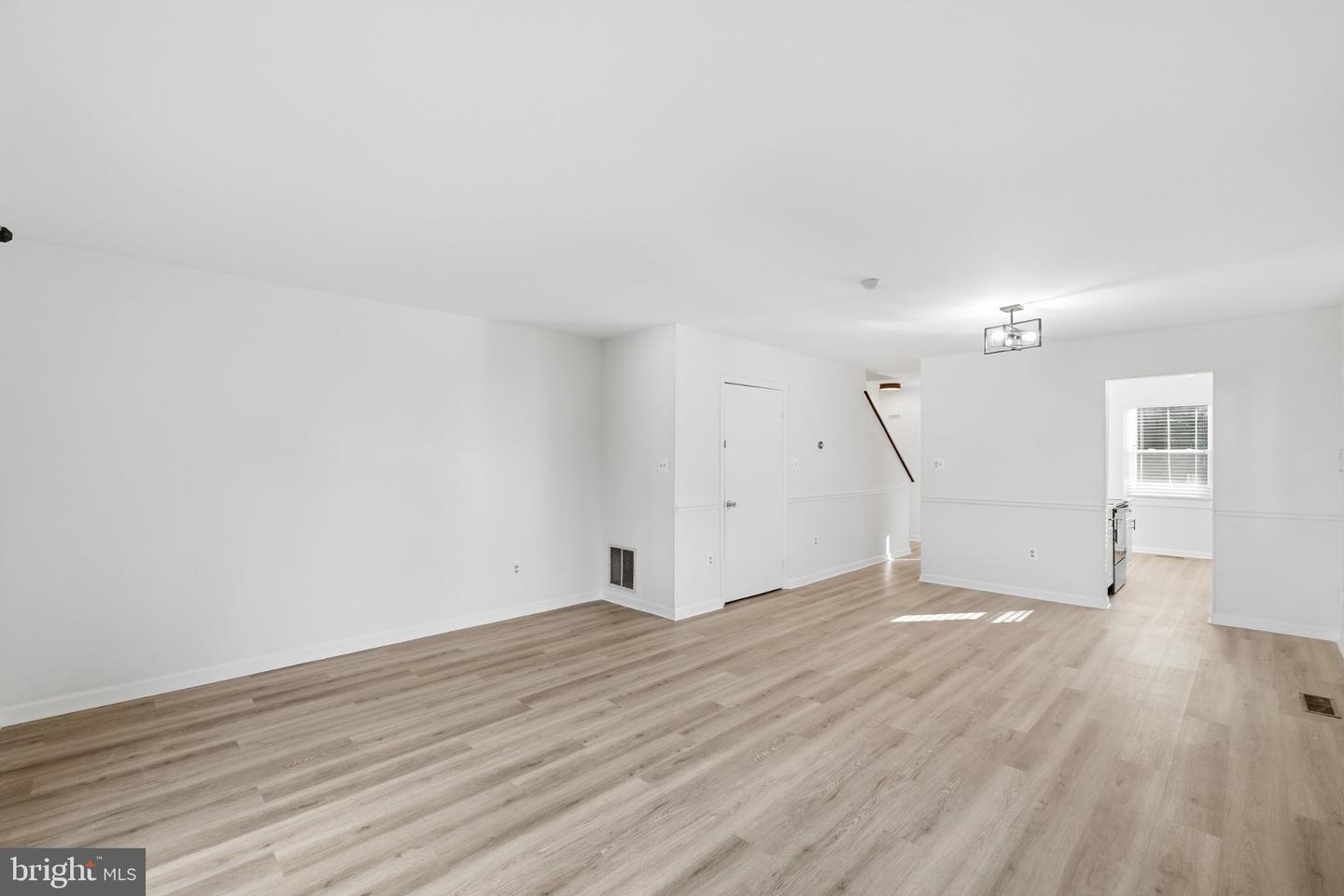 9 Leadbeater St #1/2 Property Photo 6