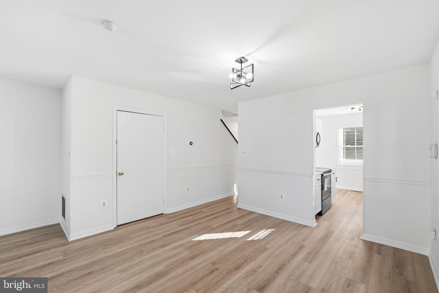 9 Leadbeater St #1/2 Property Photo 8