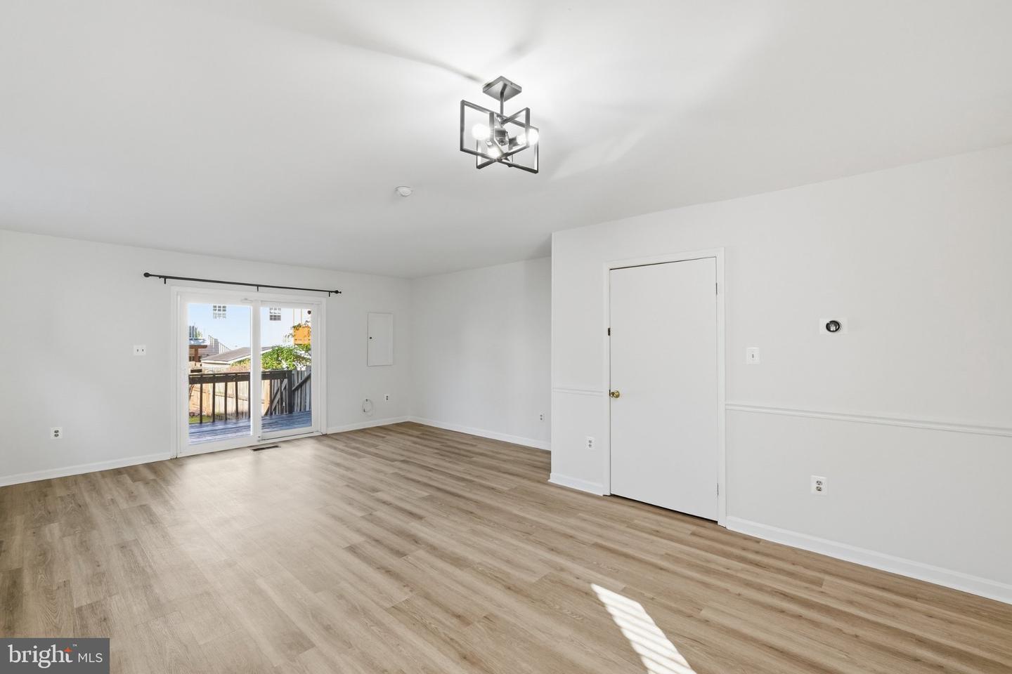 9 Leadbeater St #1/2 Property Photo 10