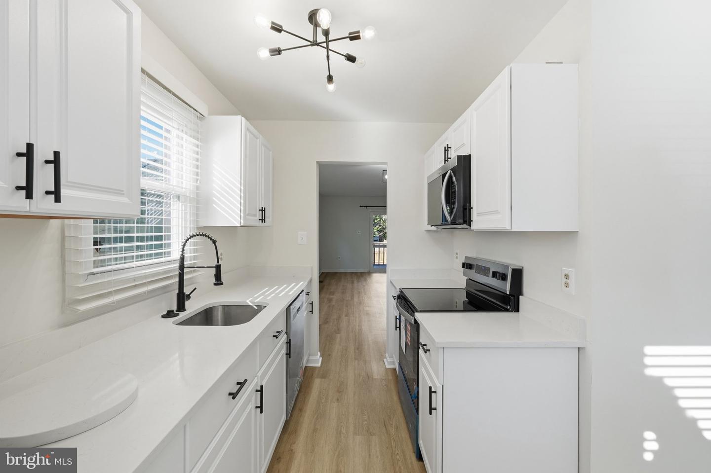 9 Leadbeater St #1/2 Property Photo 14