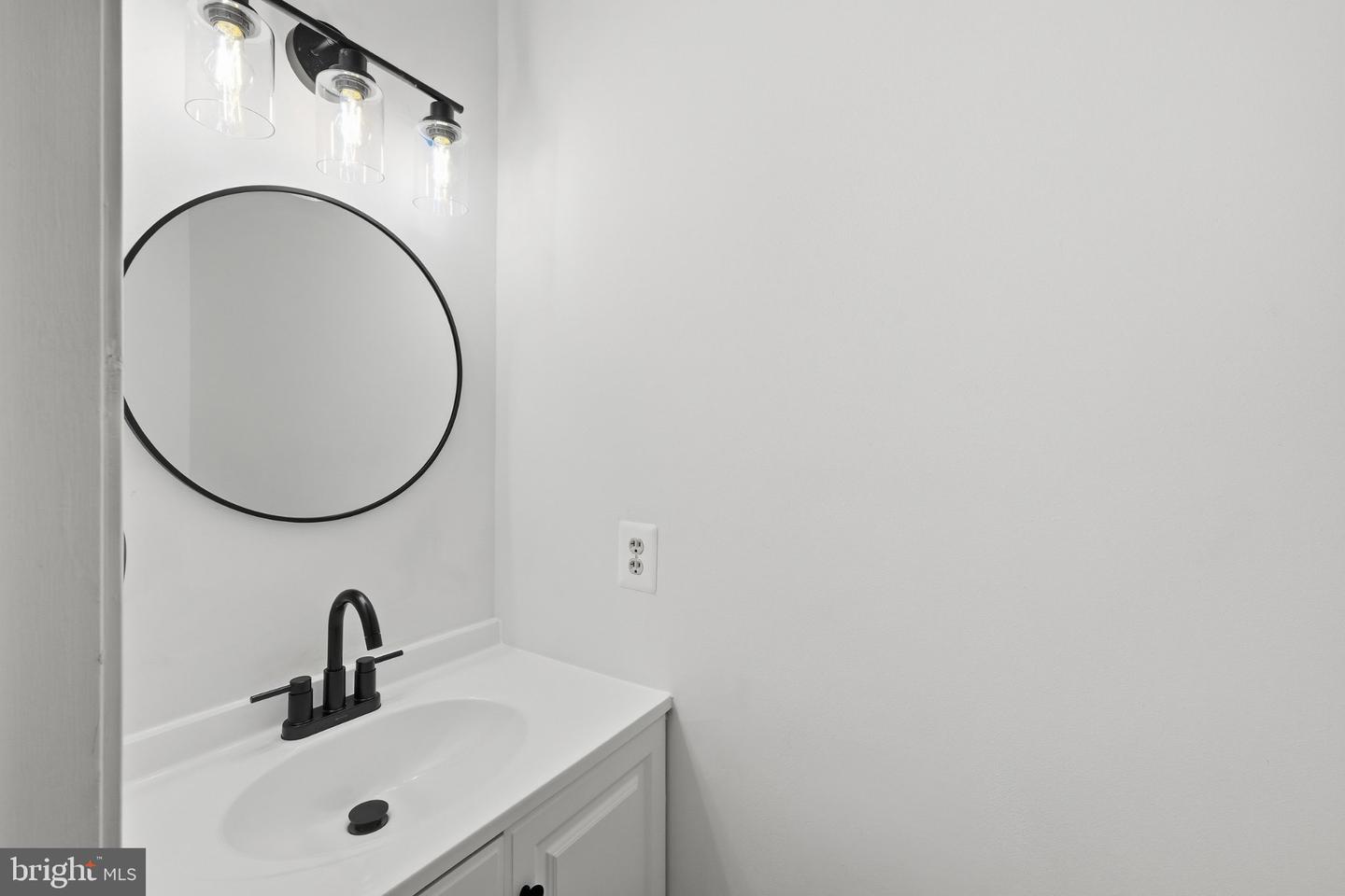 9 Leadbeater St #1/2 Property Photo 16