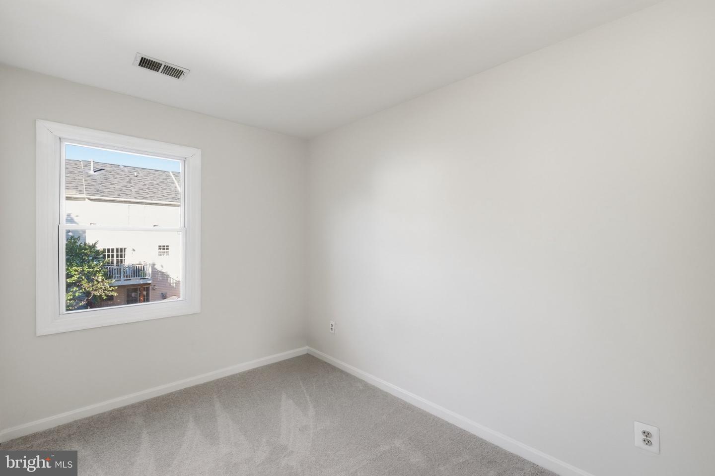 9 Leadbeater St #1/2 Property Photo 28