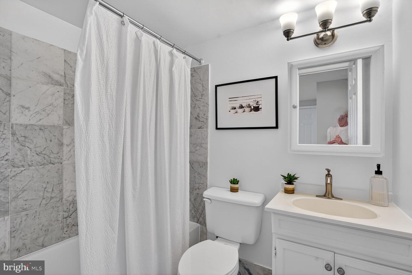 3292 Mount Vernon Ave Property Photo 24