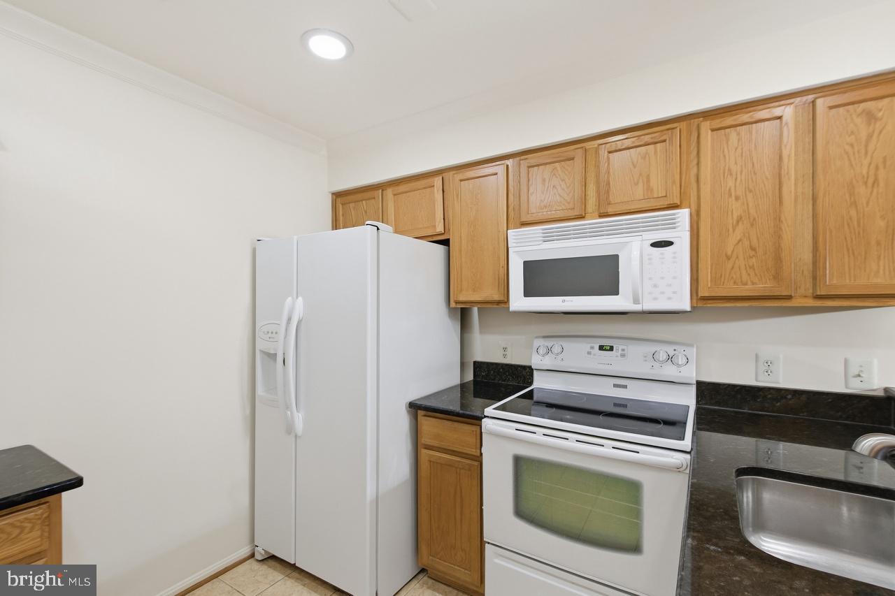 240 S Reynolds St #212 Property Photo 13