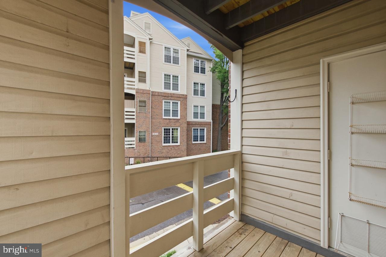 240 S Reynolds St #212 Property Photo 28