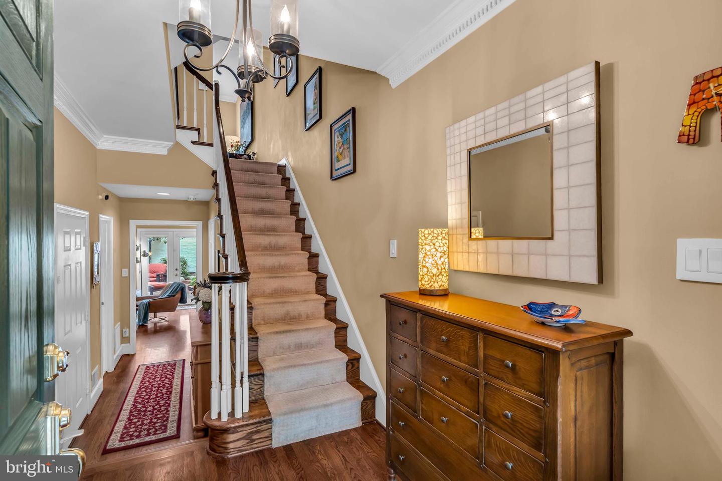 1118 N Pitt St N Property Photo 6