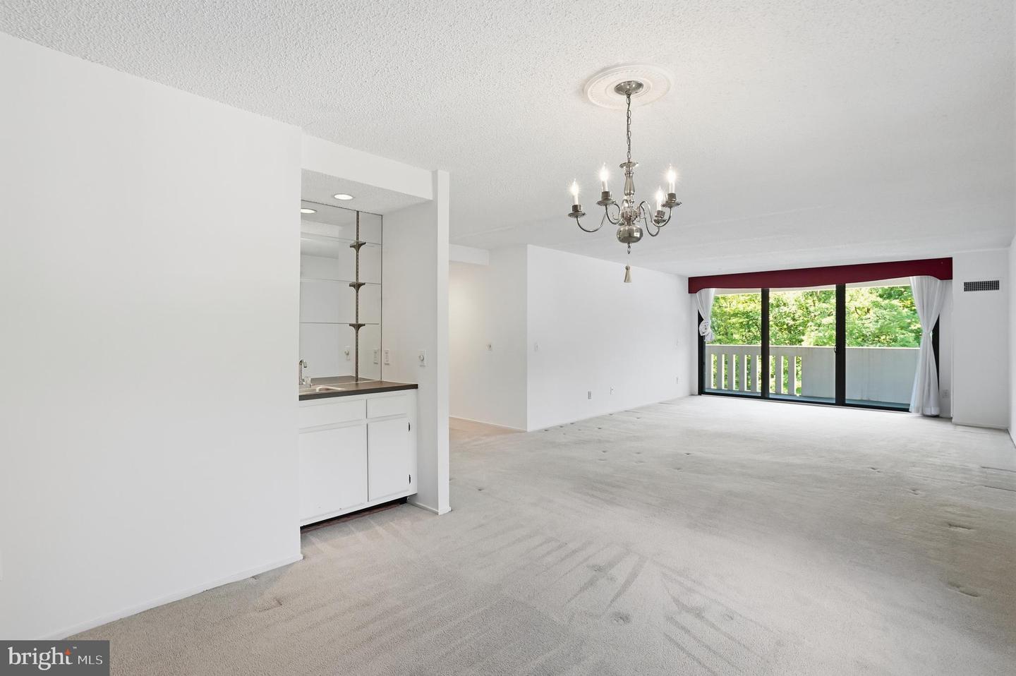 6101 Edsall Rd #502 Property Photo 3