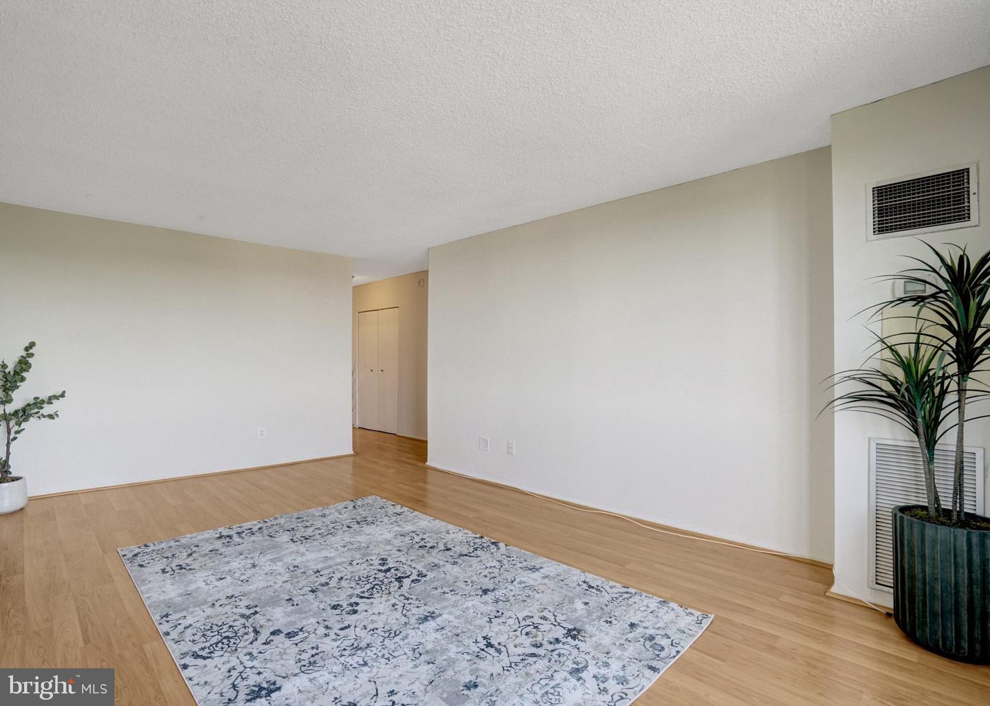 5500 Holmes Run Pkwy #1118 Property Photo 11