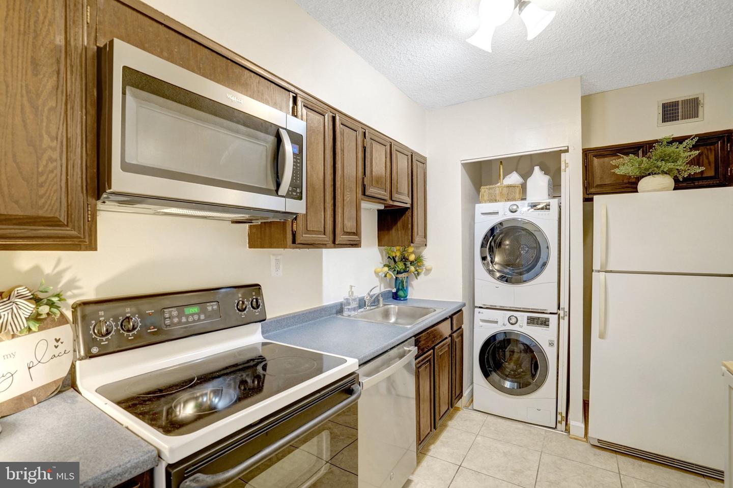 5500 Holmes Run Pkwy #1118 Property Photo 18