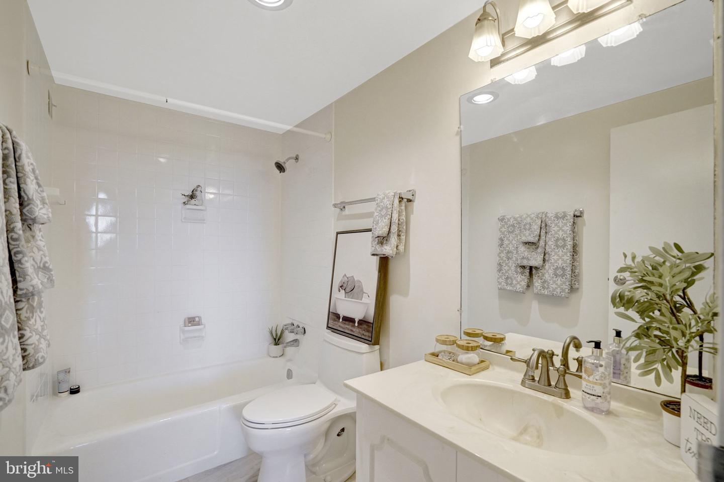 5500 Holmes Run Pkwy #1118 Property Photo 24