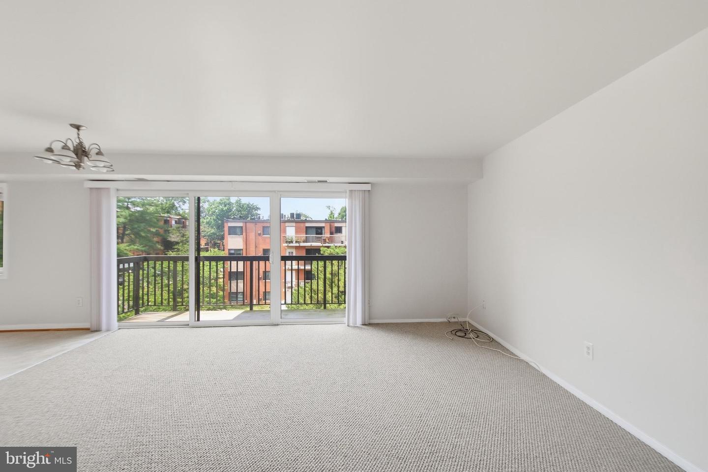 3222 S 28th St #402 Property Photo 8