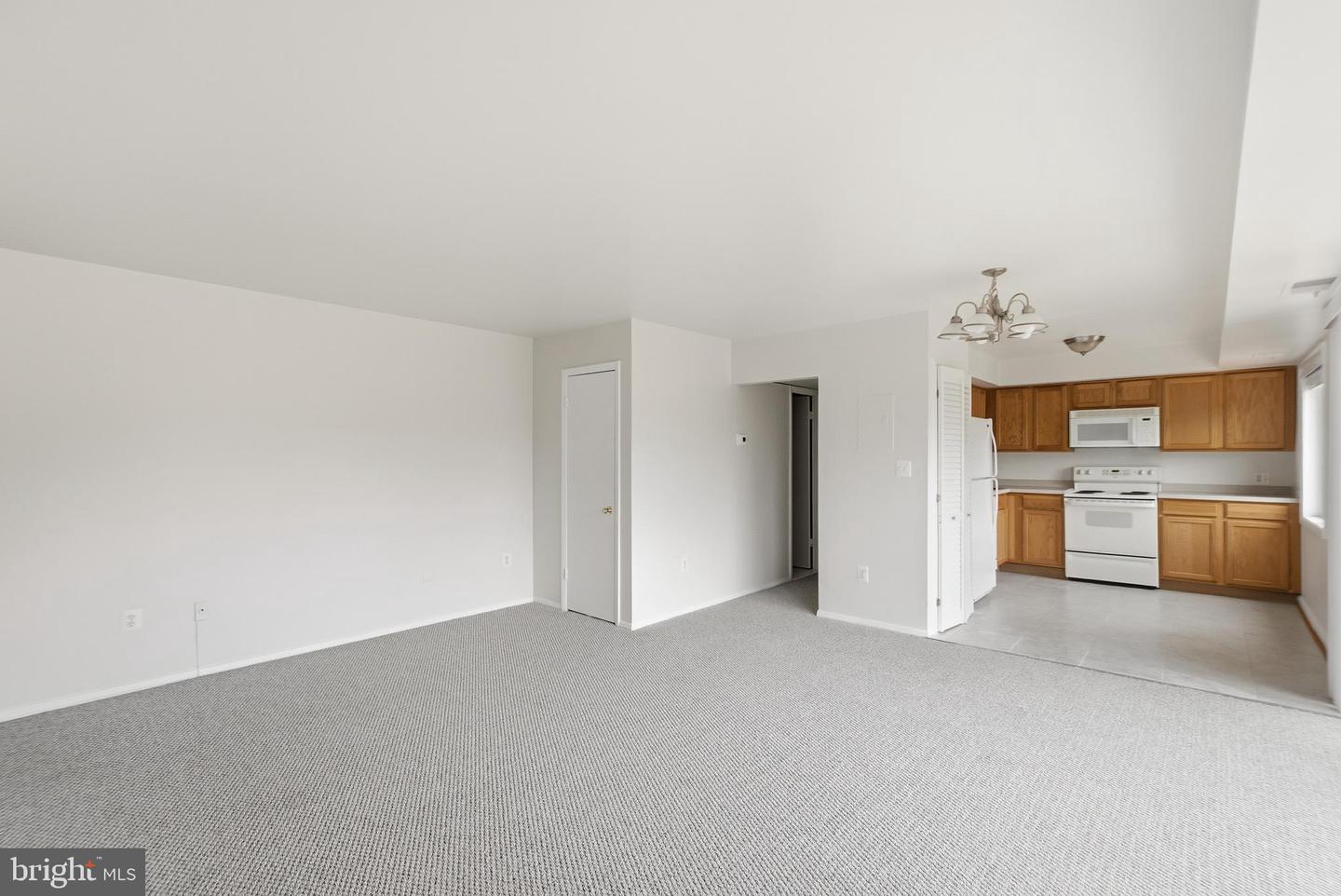 3222 S 28th St #402 Property Photo 11