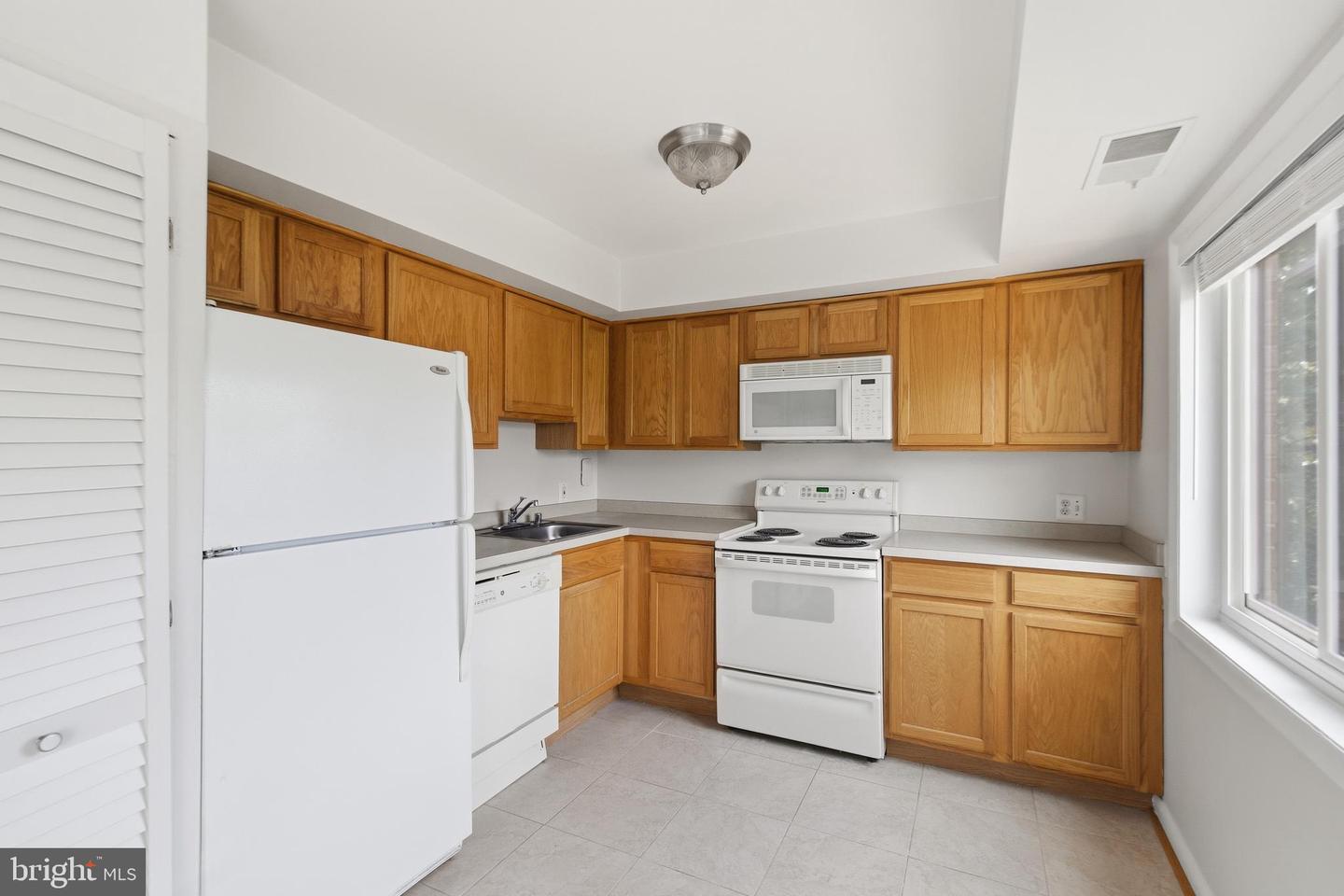 3222 S 28th St #402 Property Photo 15