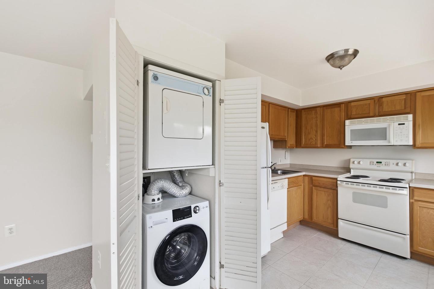 3222 S 28th St #402 Property Photo 17