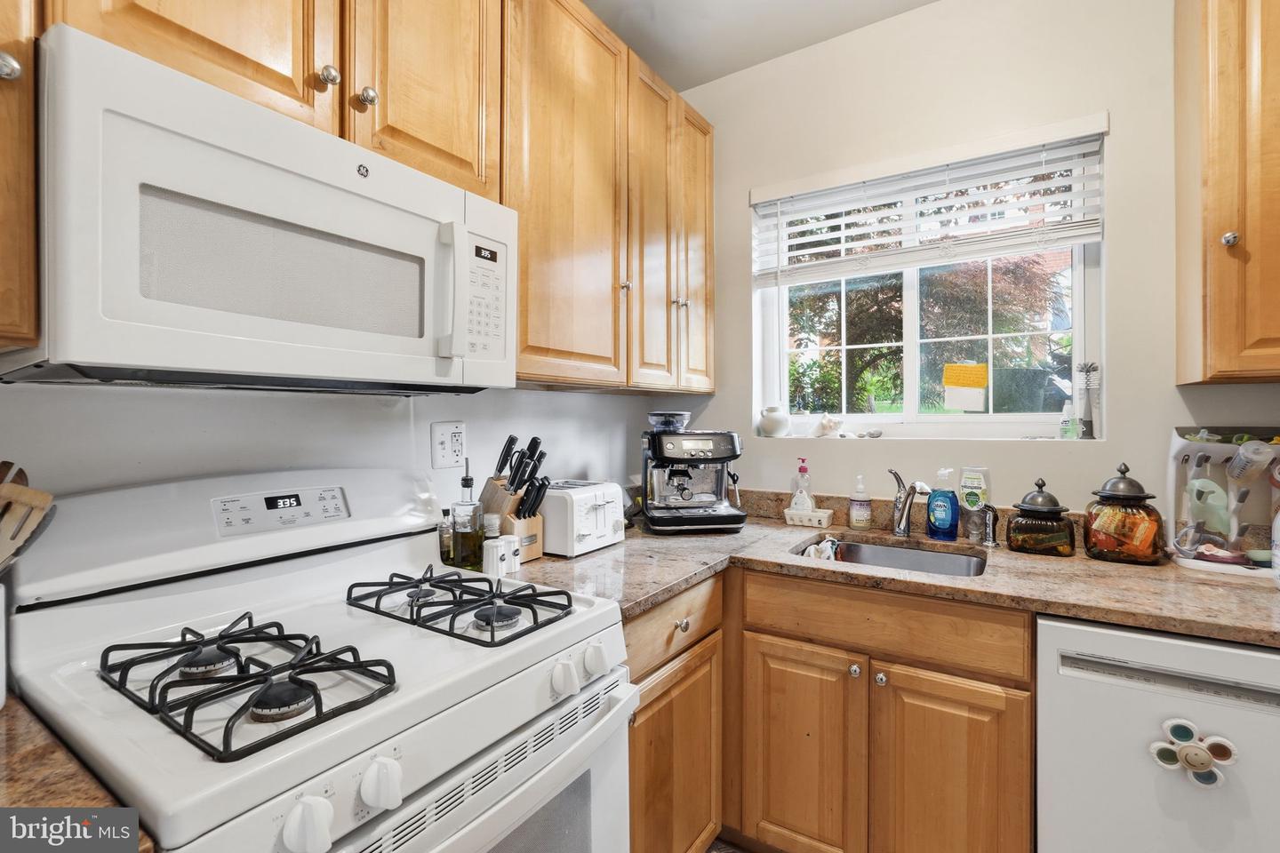 3727 Lyons Ln #3727 Property Photo 6