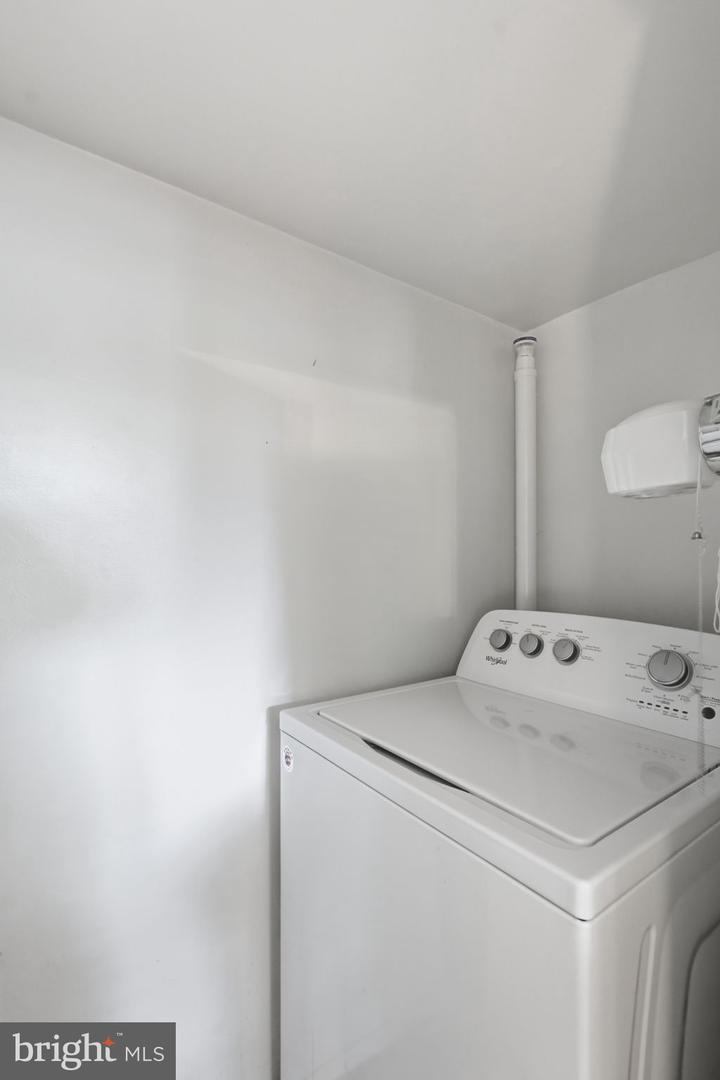 3727 Lyons Ln #3727 Property Photo 16