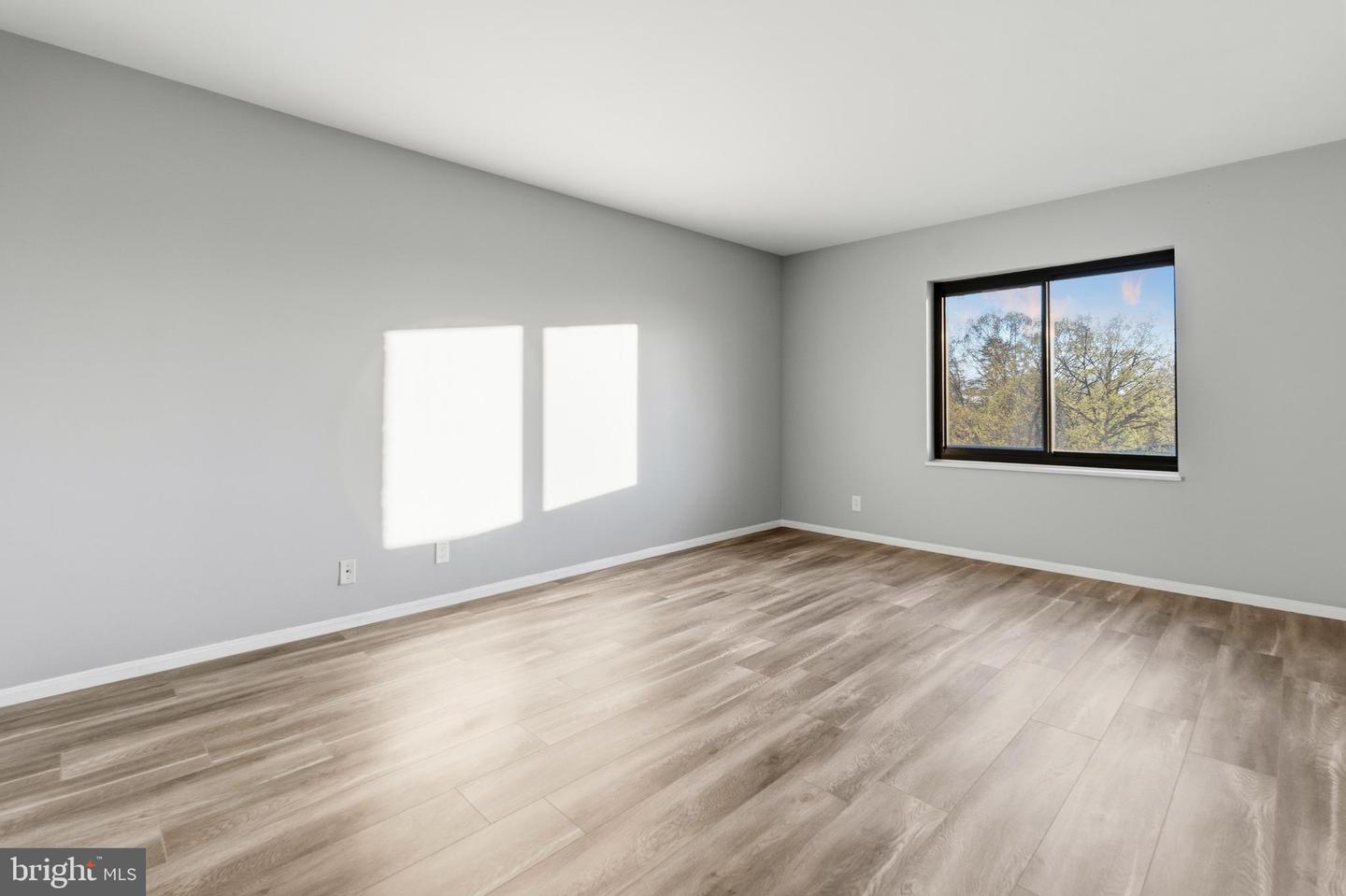 307 Yoakum Pkwy #706 Property Photo 23