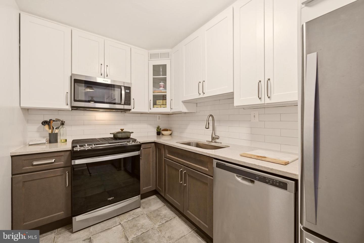 801 N Pitt St #1601 Property Photo 2