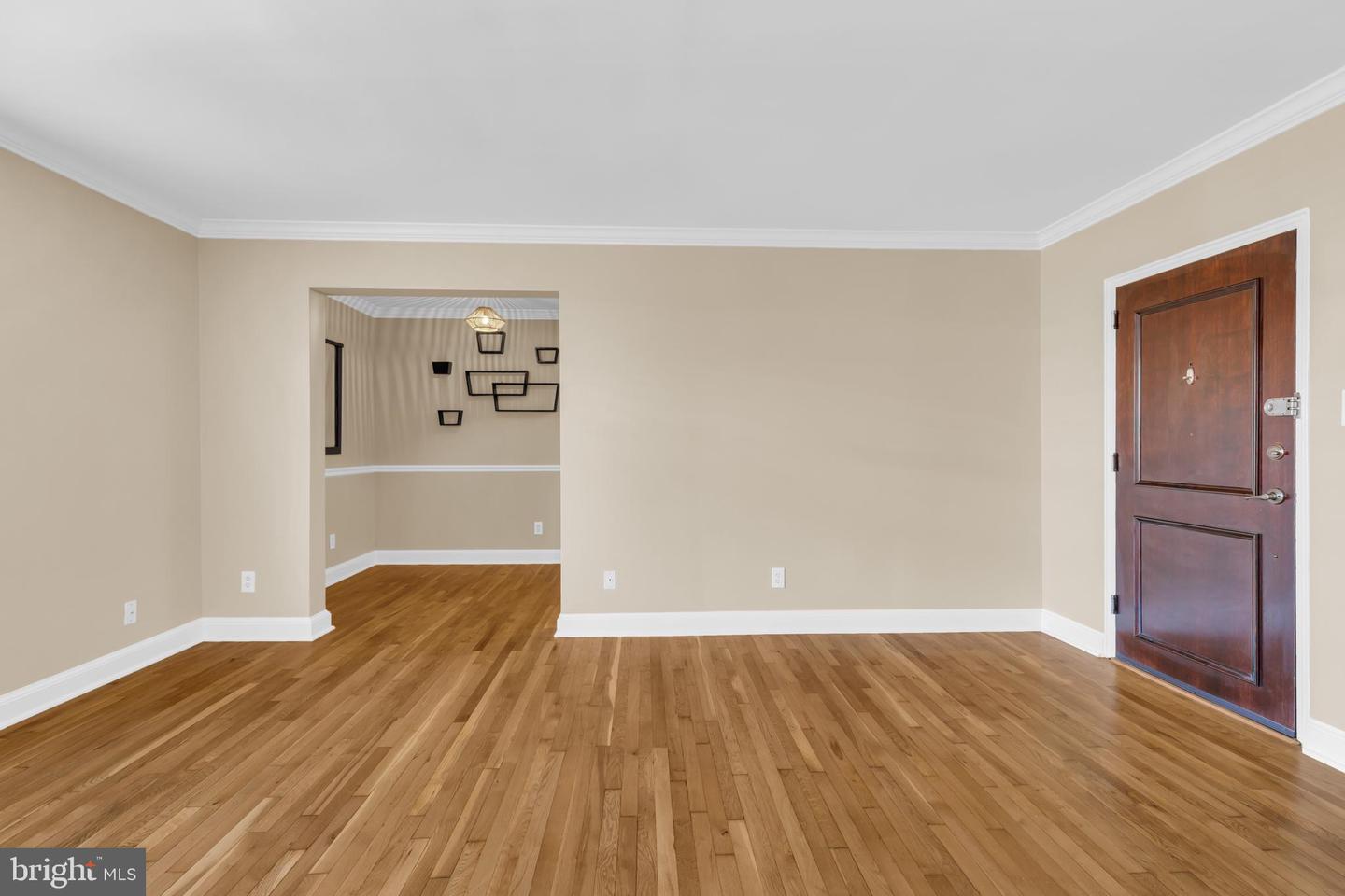 922 S Washington St #312 Property Photo 5