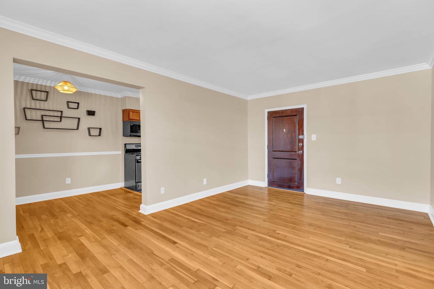 922 S Washington St #312 Property Photo 6