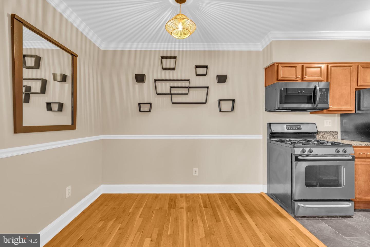 922 S Washington St #312 Property Photo 8