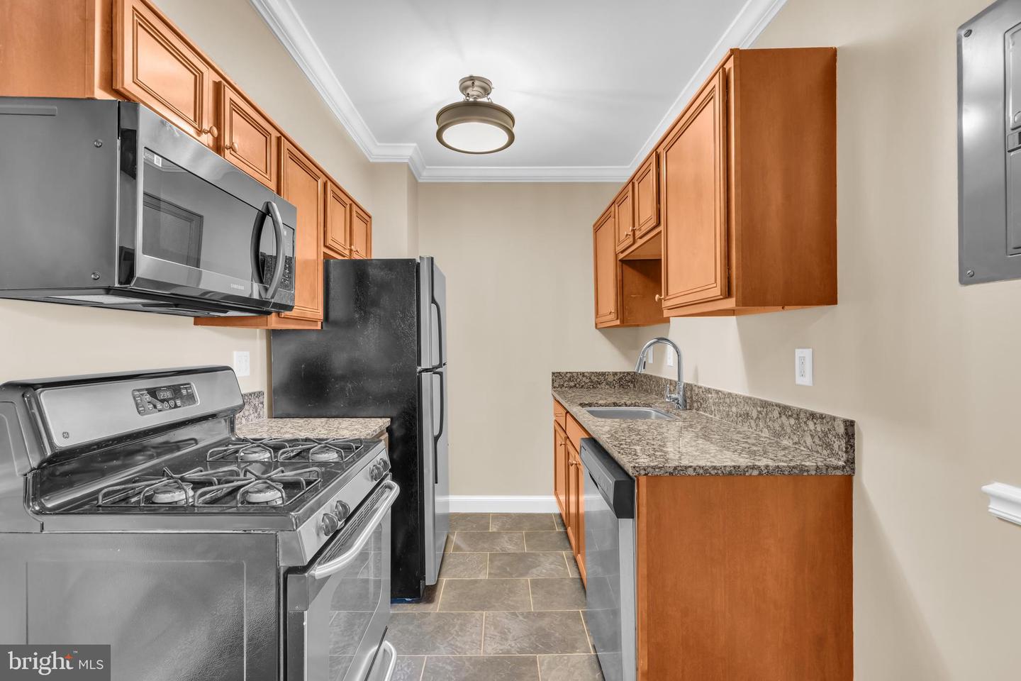 922 S Washington St #312 Property Photo 10