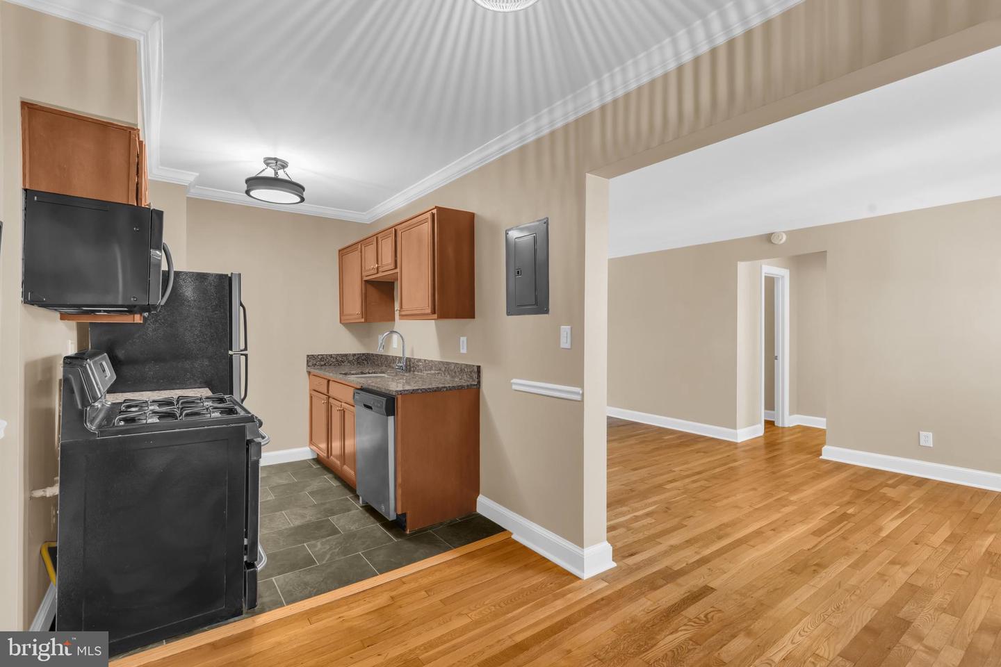 922 S Washington St #312 Property Photo 13