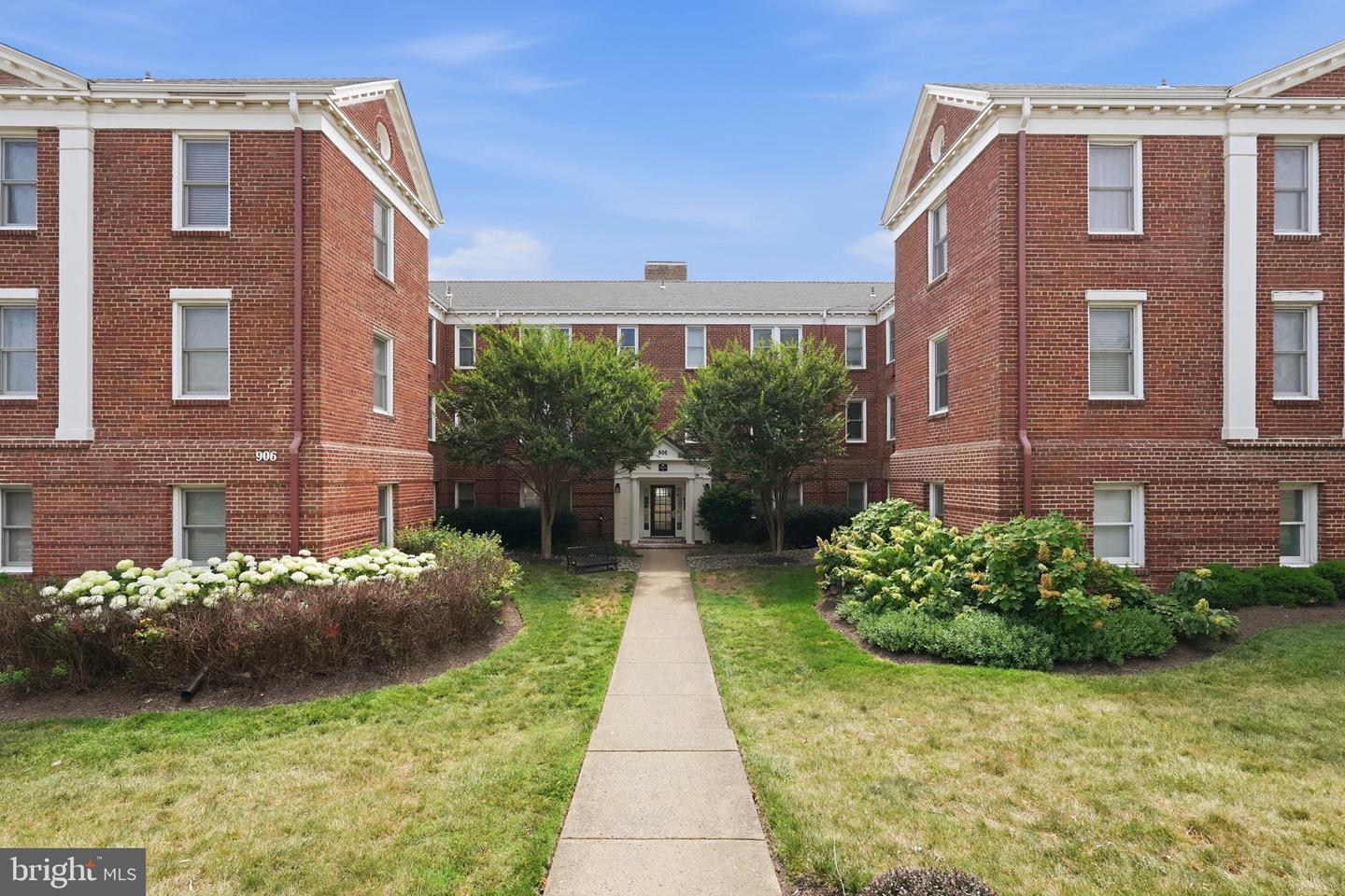 906 S Washington St S #307 Property Photo 1