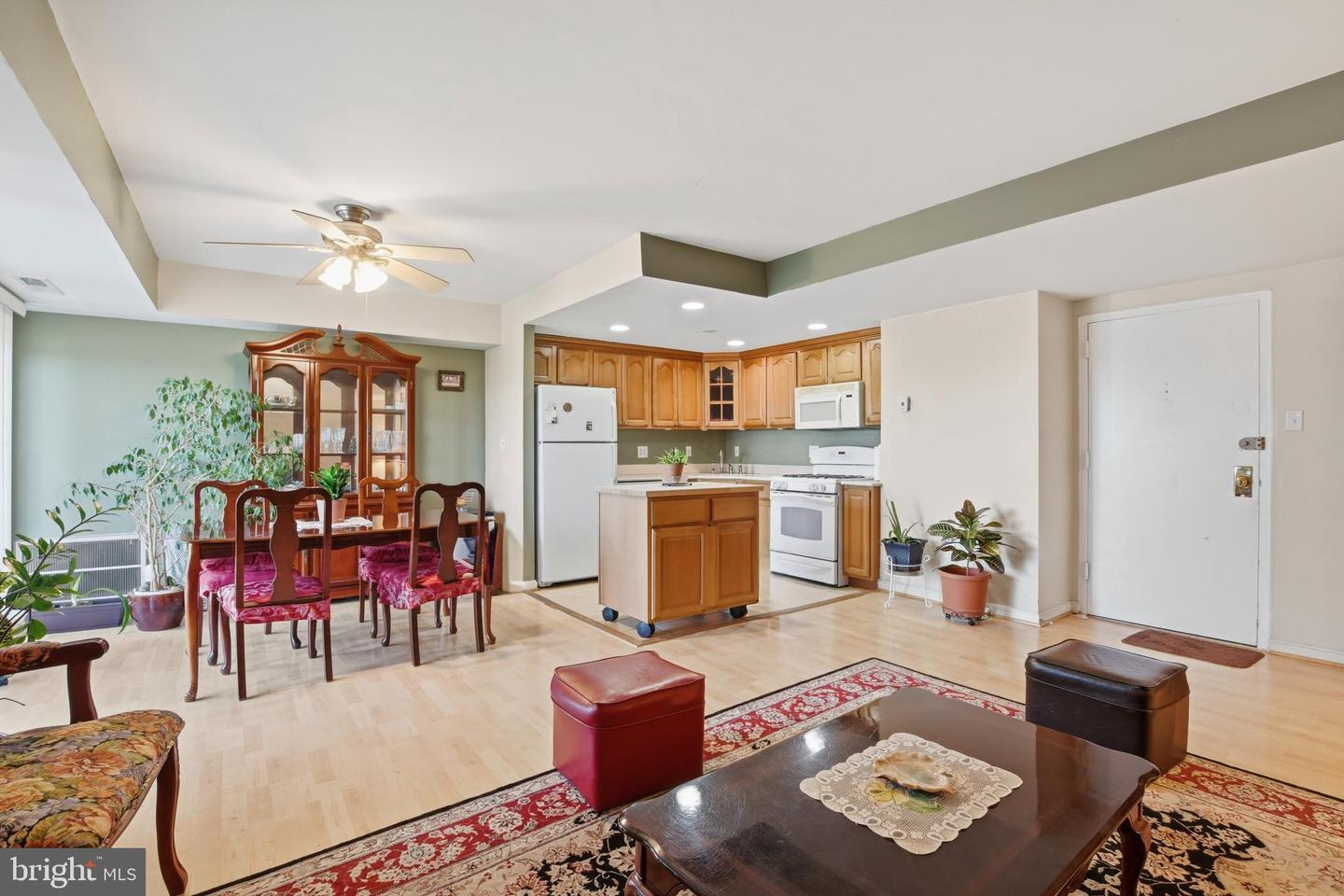 5250 Valley Forge Dr #704 Property Photo 4