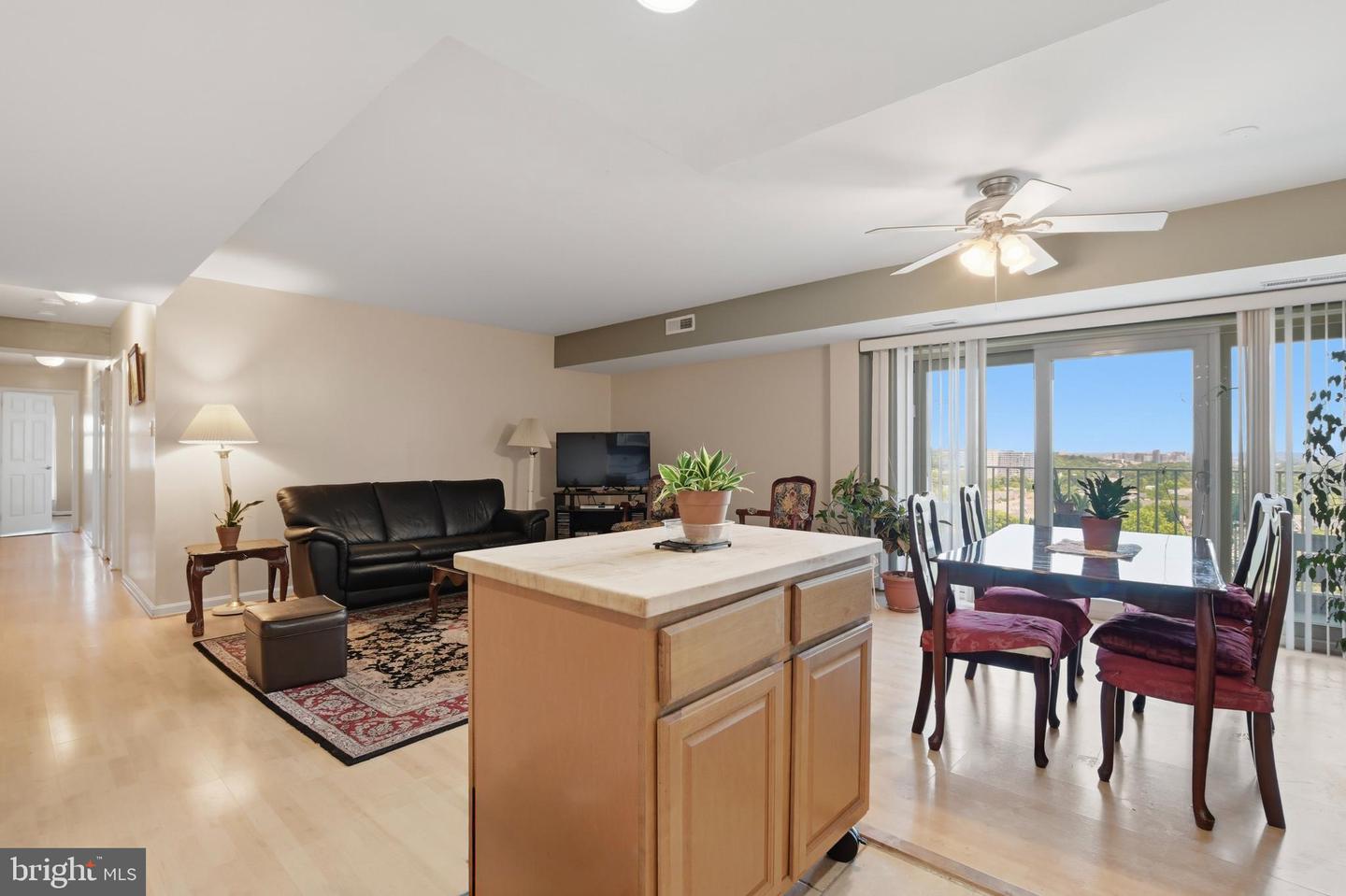 5250 Valley Forge Dr #704 Property Photo 6