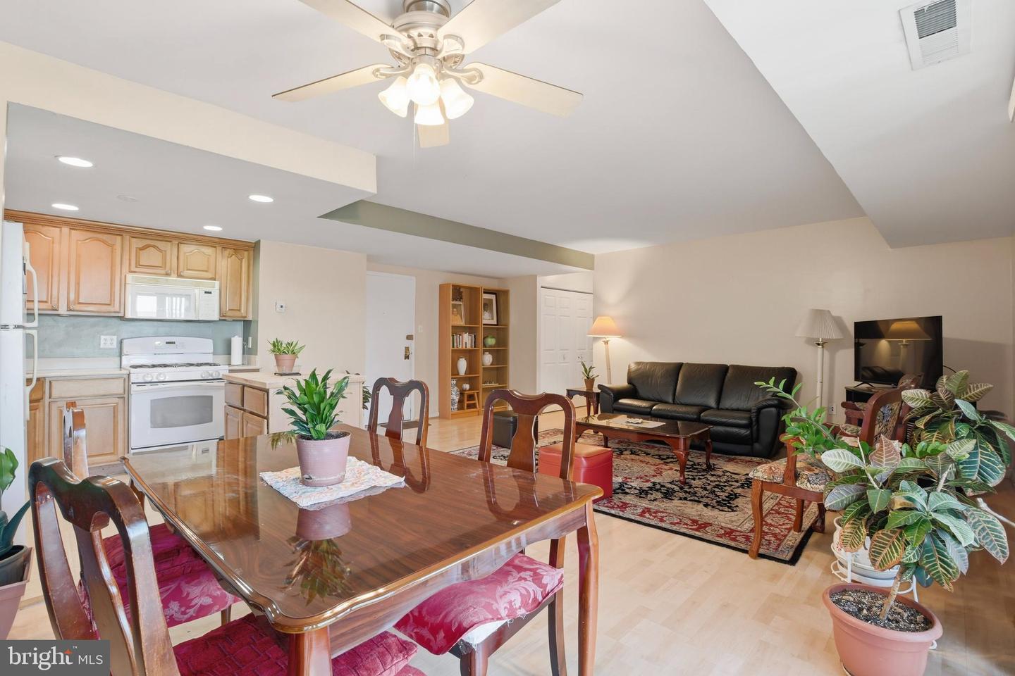 5250 Valley Forge Dr #704 Property Photo 7