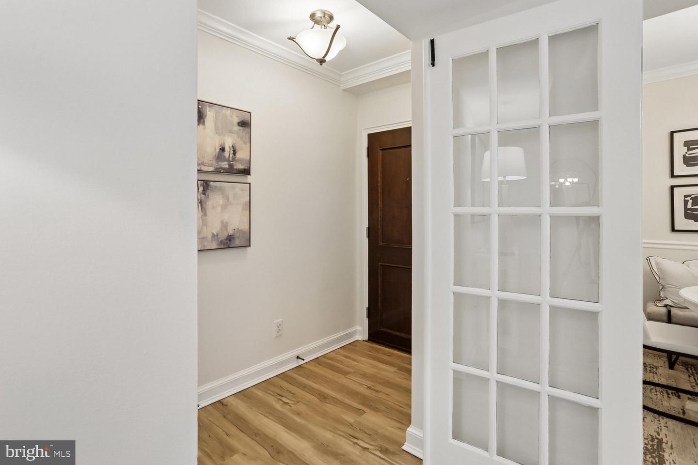 719 S Saint Asaph St #107 Property Photo 3