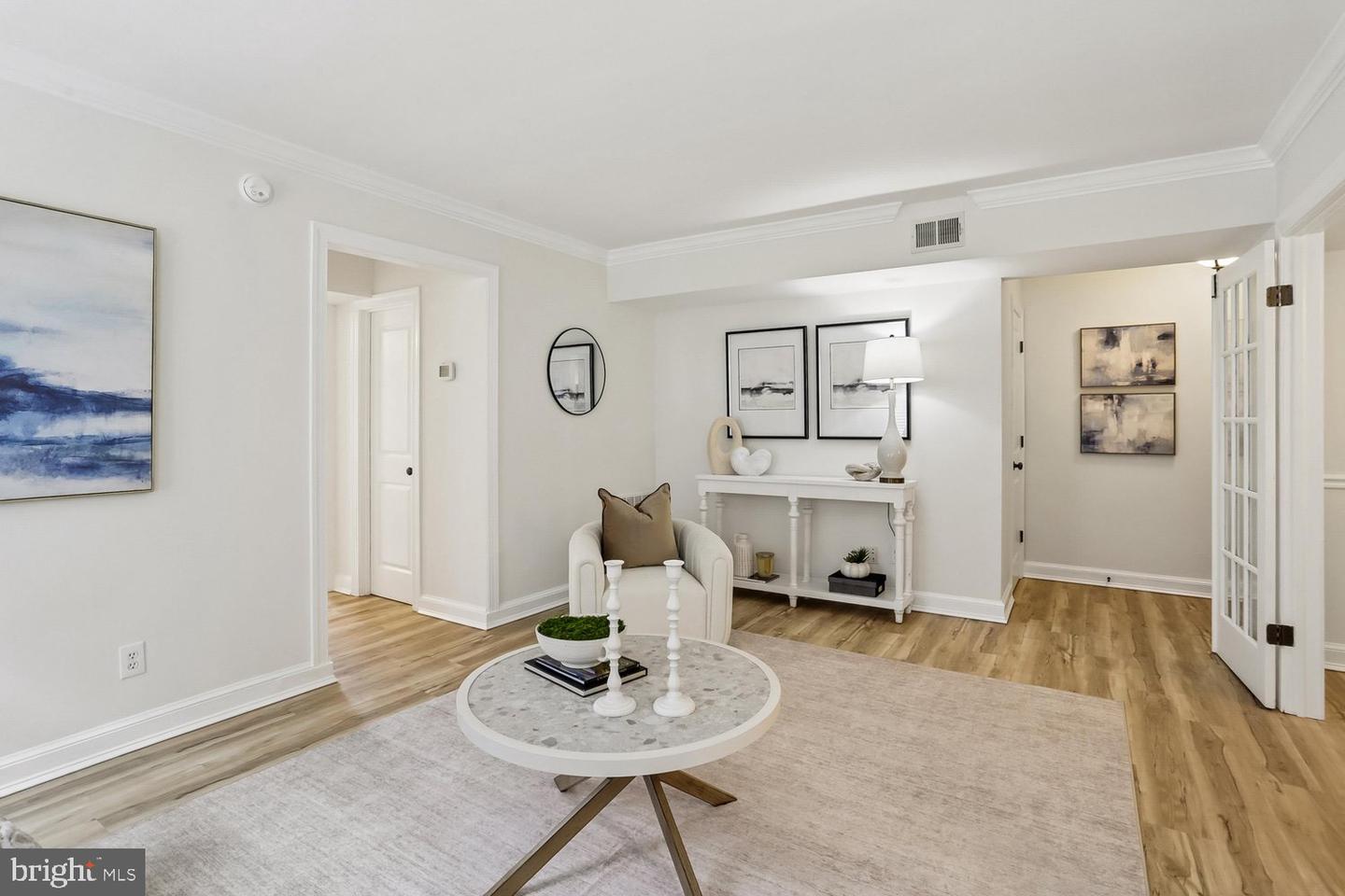 719 S Saint Asaph St #107 Property Photo 7