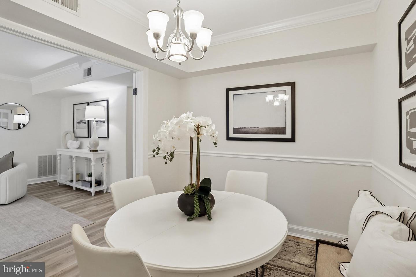719 S Saint Asaph St #107 Property Photo 10