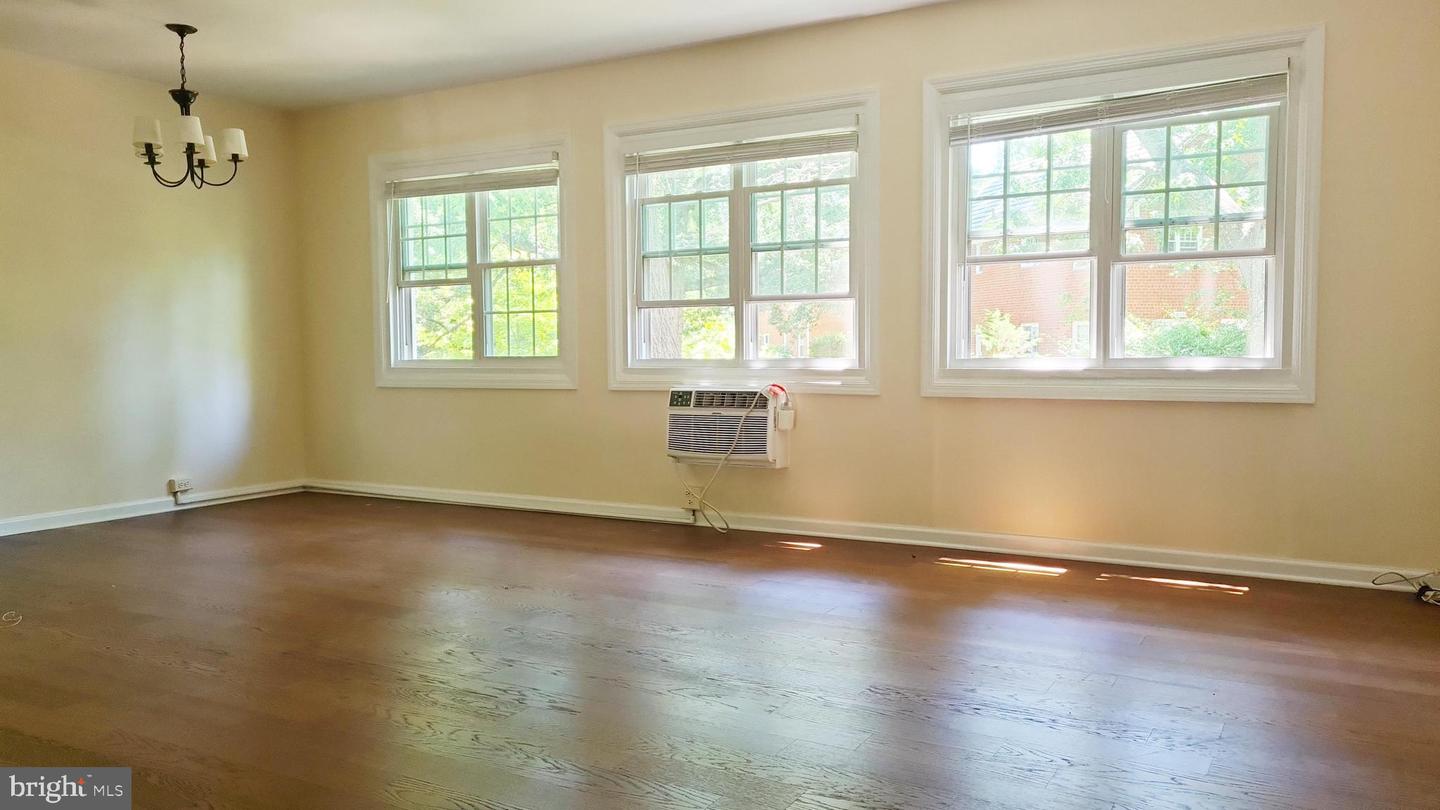1622 RIPON PL Property Photo 1