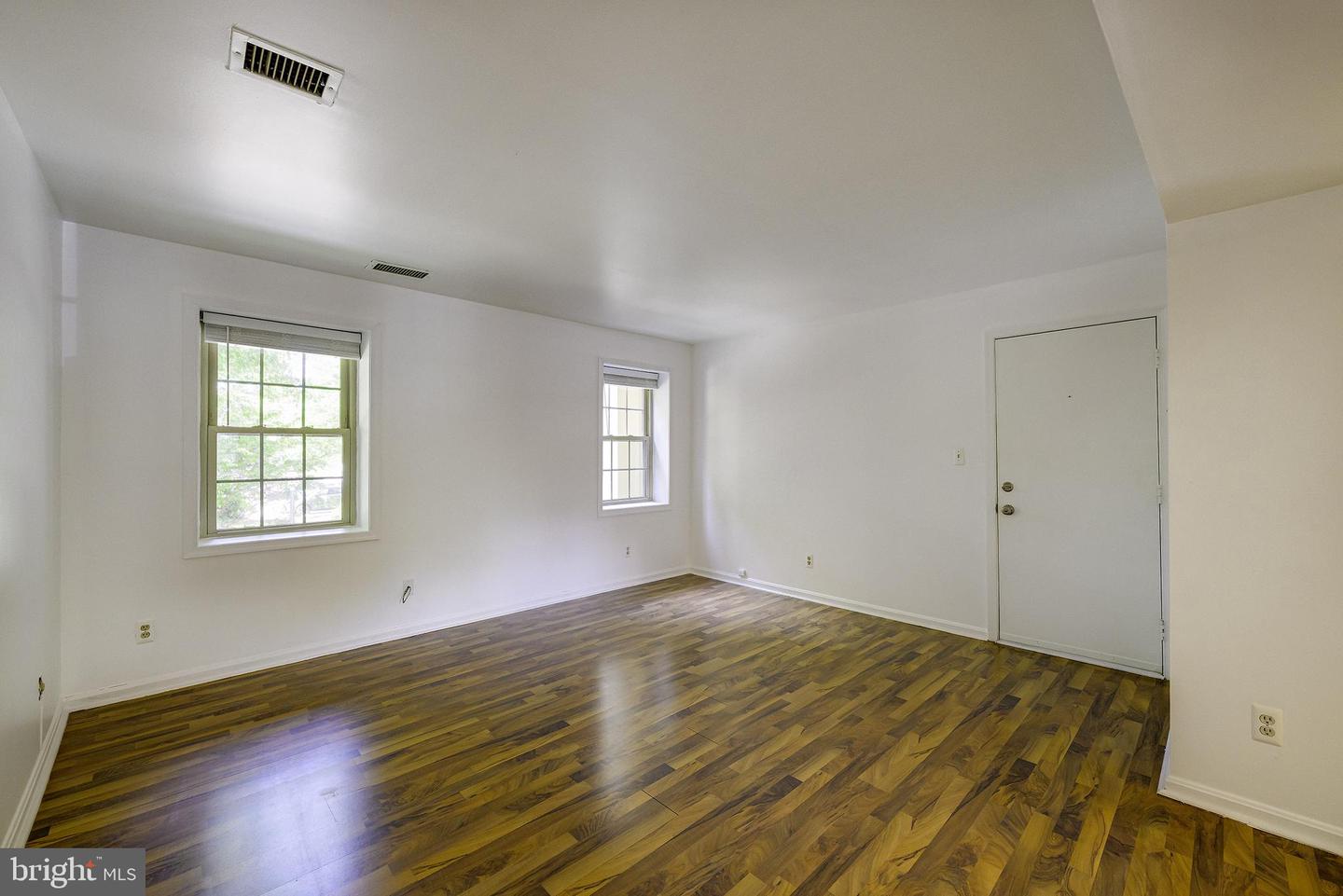 1403 E Abingdon Dr #2 Property Photo 5
