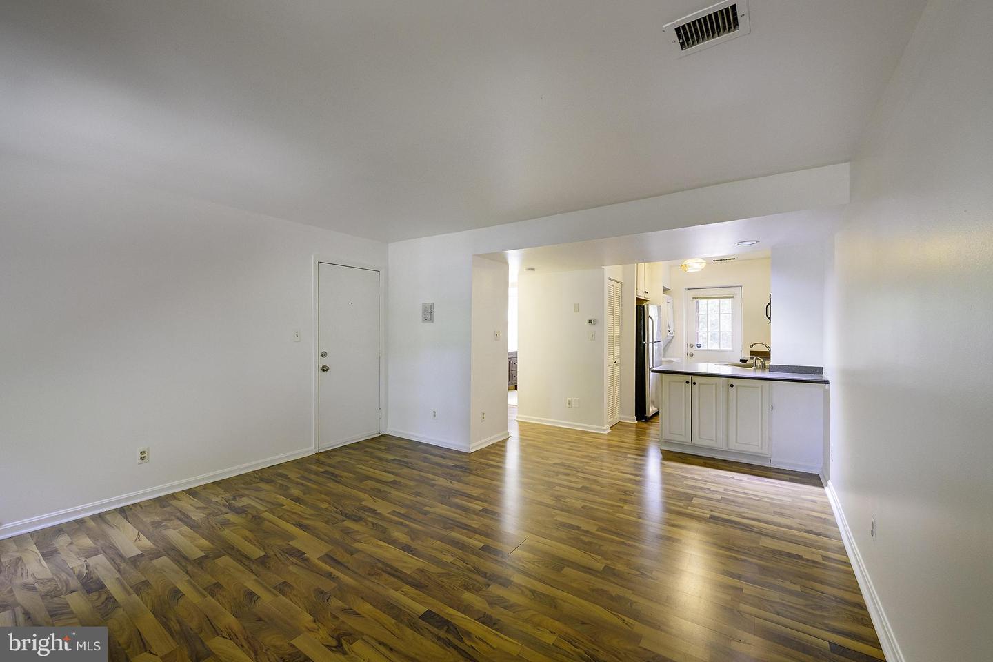 1403 E Abingdon Dr #2 Property Photo 7