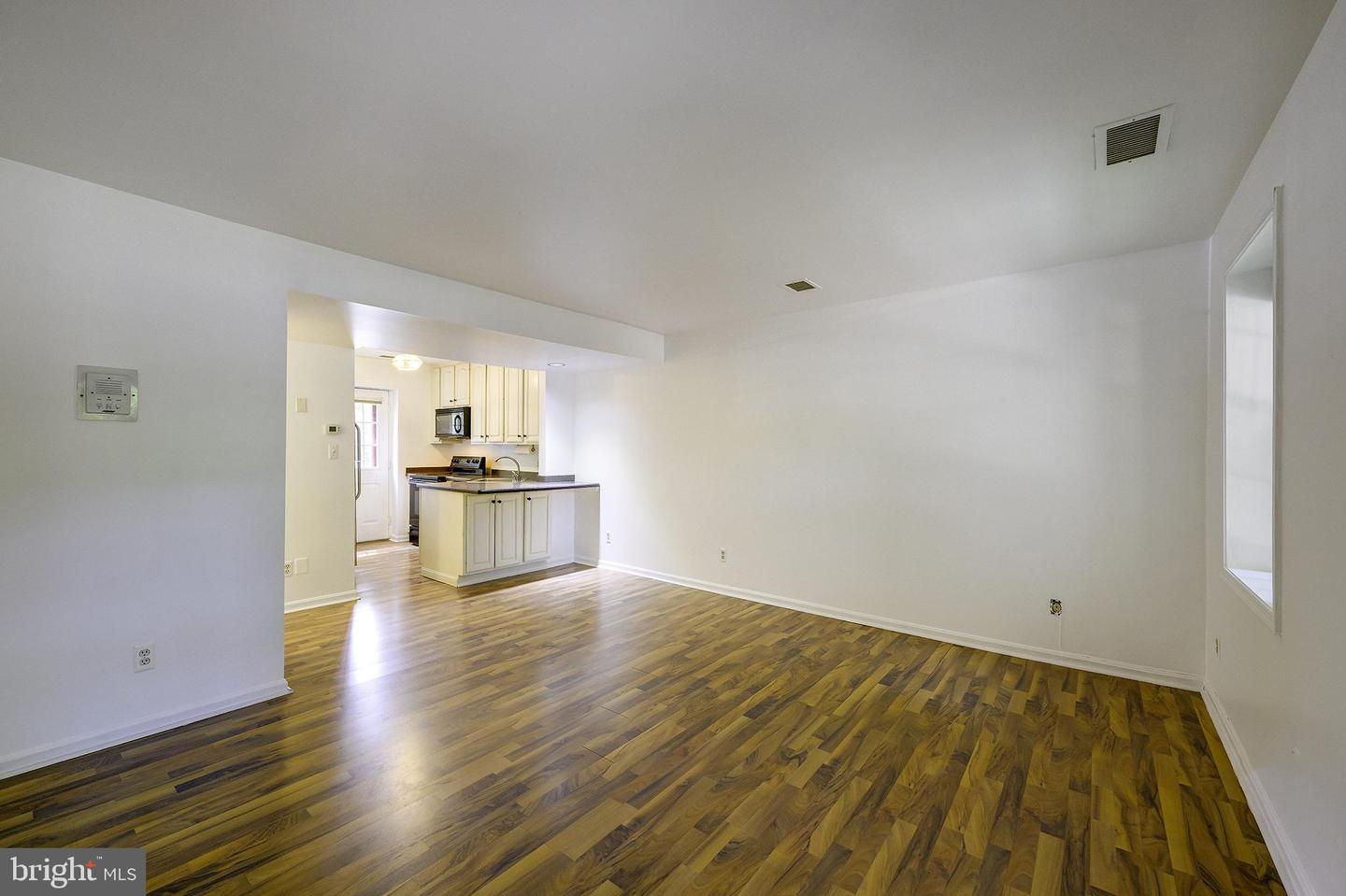 1403 E Abingdon Dr #2 Property Photo 8