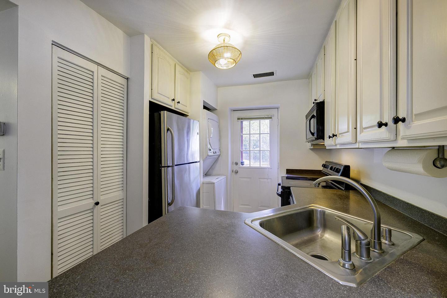 1403 E Abingdon Dr #2 Property Photo 10